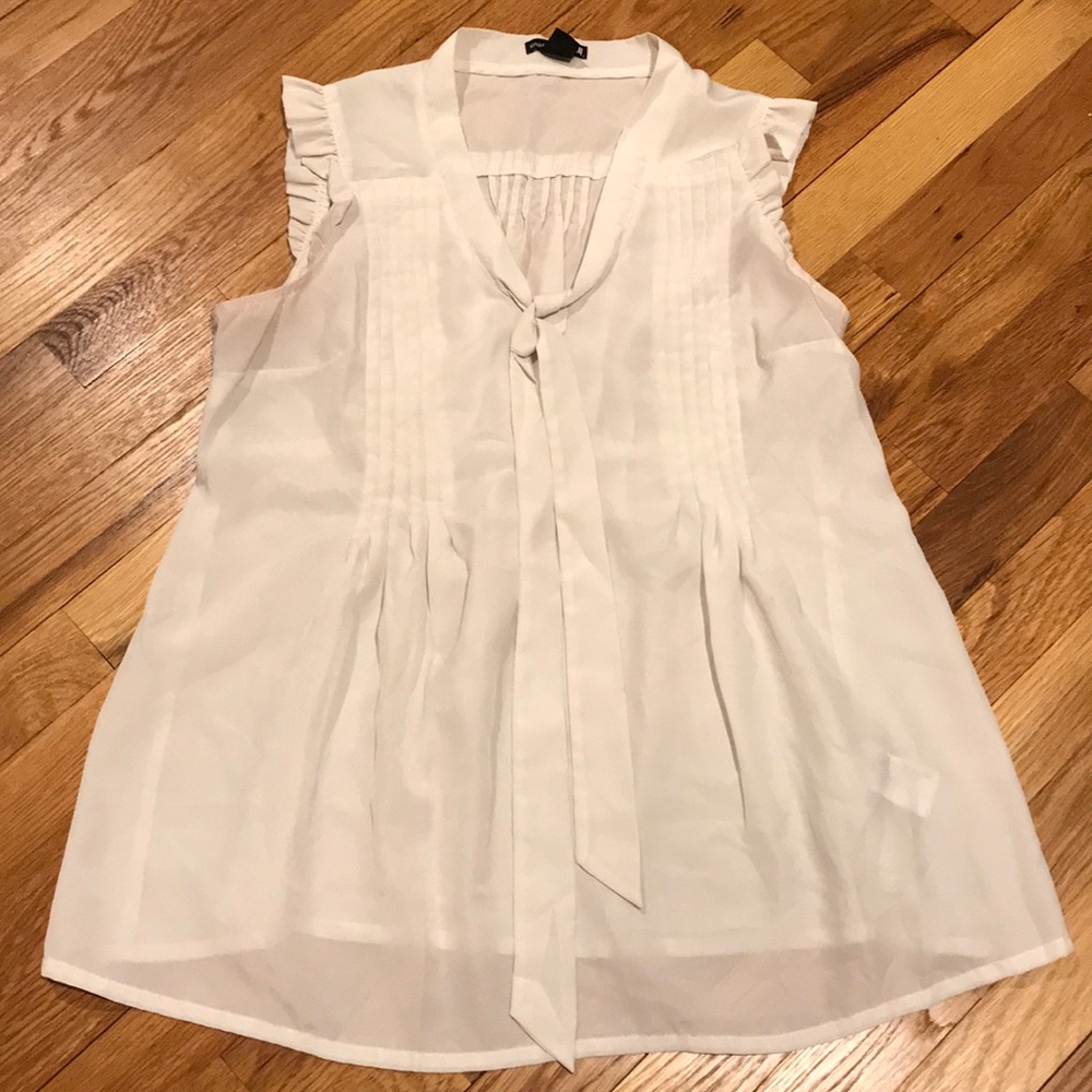 H&M Sleeveless Maternity Shirt